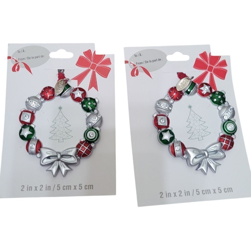 Wreath shaped photo ornaments